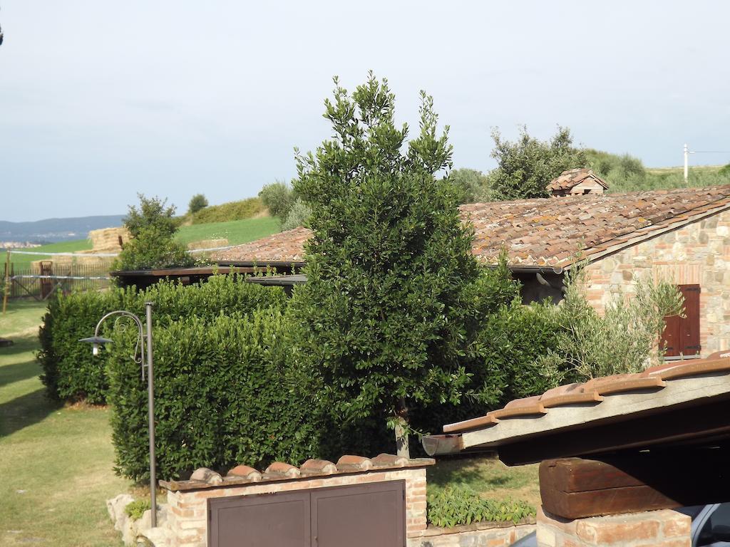 Hotel Agriturismo Il Canto Della Gallina Villastrada  Zimmer foto